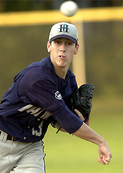 Tim Lincecum waits his turn, still yet to pitch