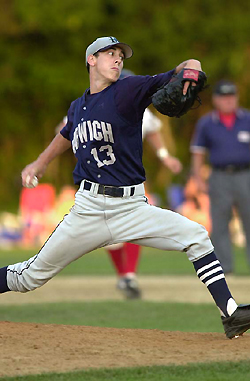 Tim Lincecum relates to kid pitcher from 'Rookie of the Year